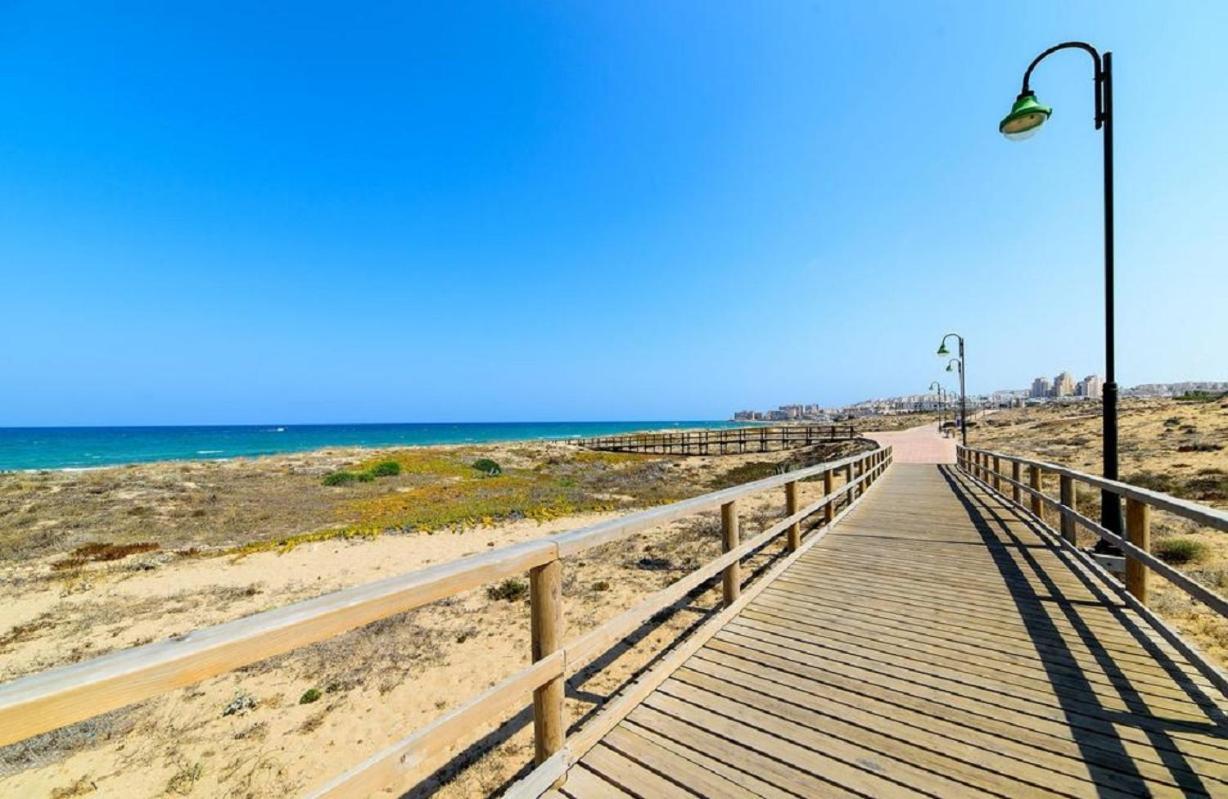Apartment With Pool, Sea Views & Balcony Less Than 10Min Walk To La Mata Beach! Торевьиа Экстерьер фото